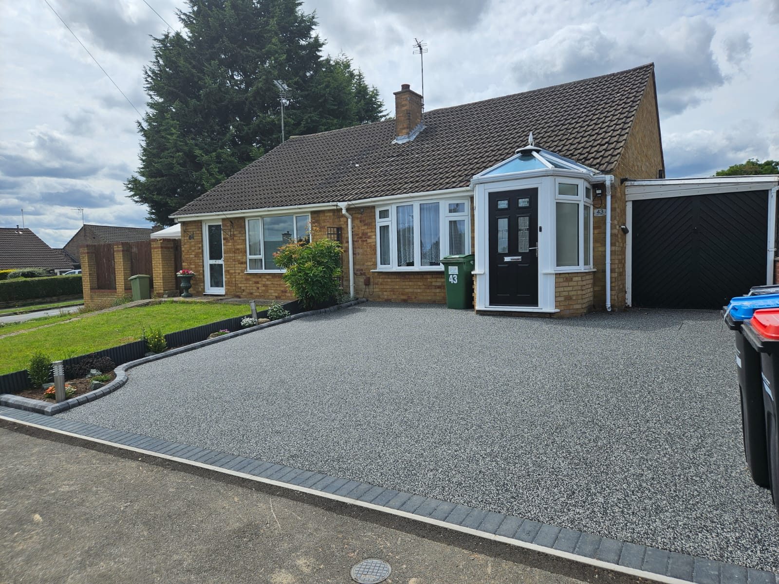 Tarmac Driveways by Hertsmere Driveways